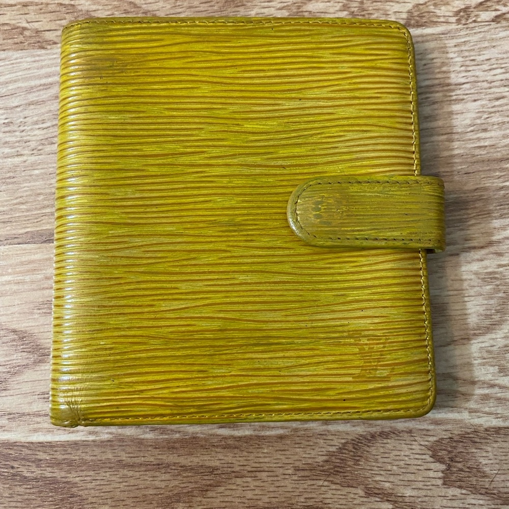Louis Vuitton Yellow Epi Leather Bifold Wallet -MI0979